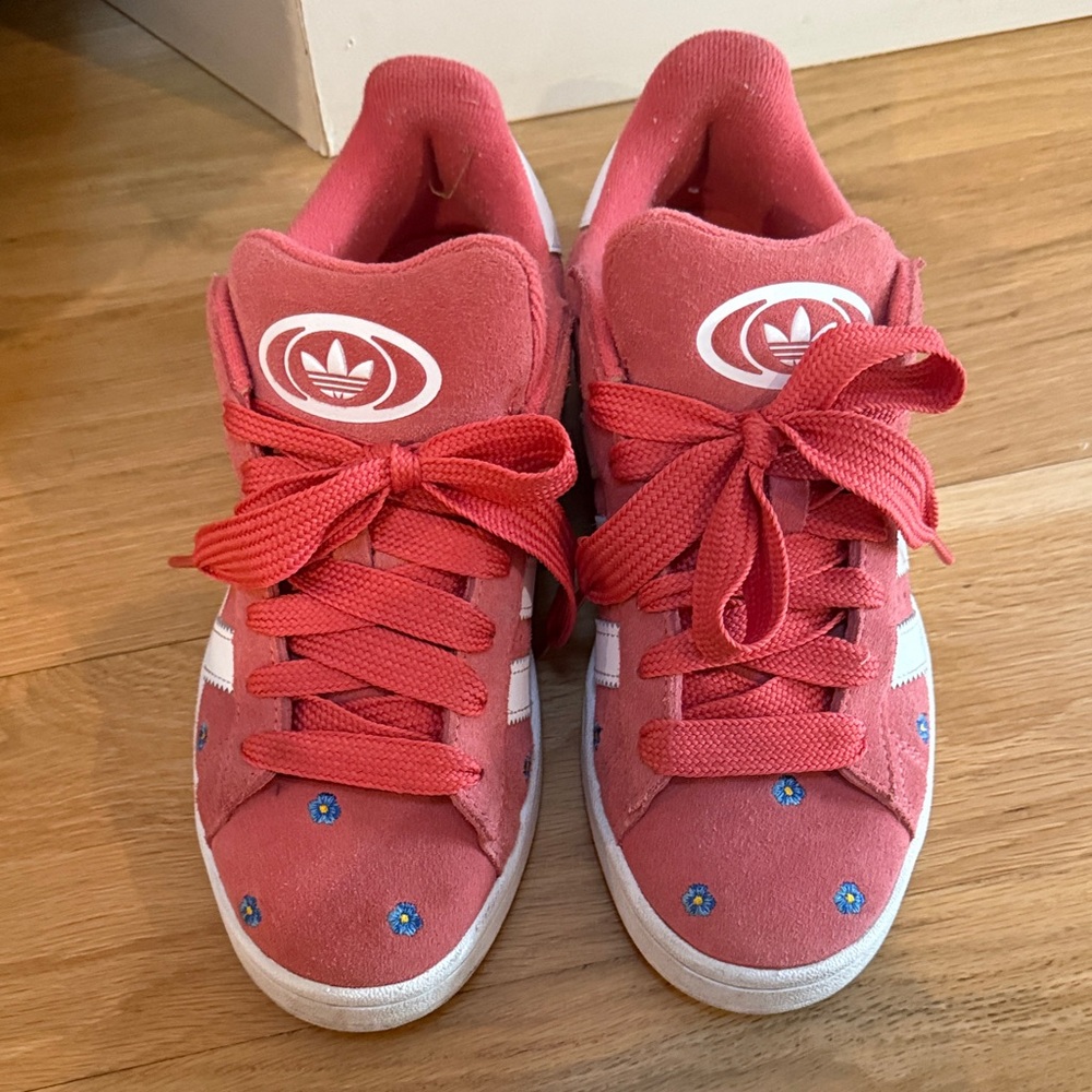 Adidas Women’s Campus in Red with daisies